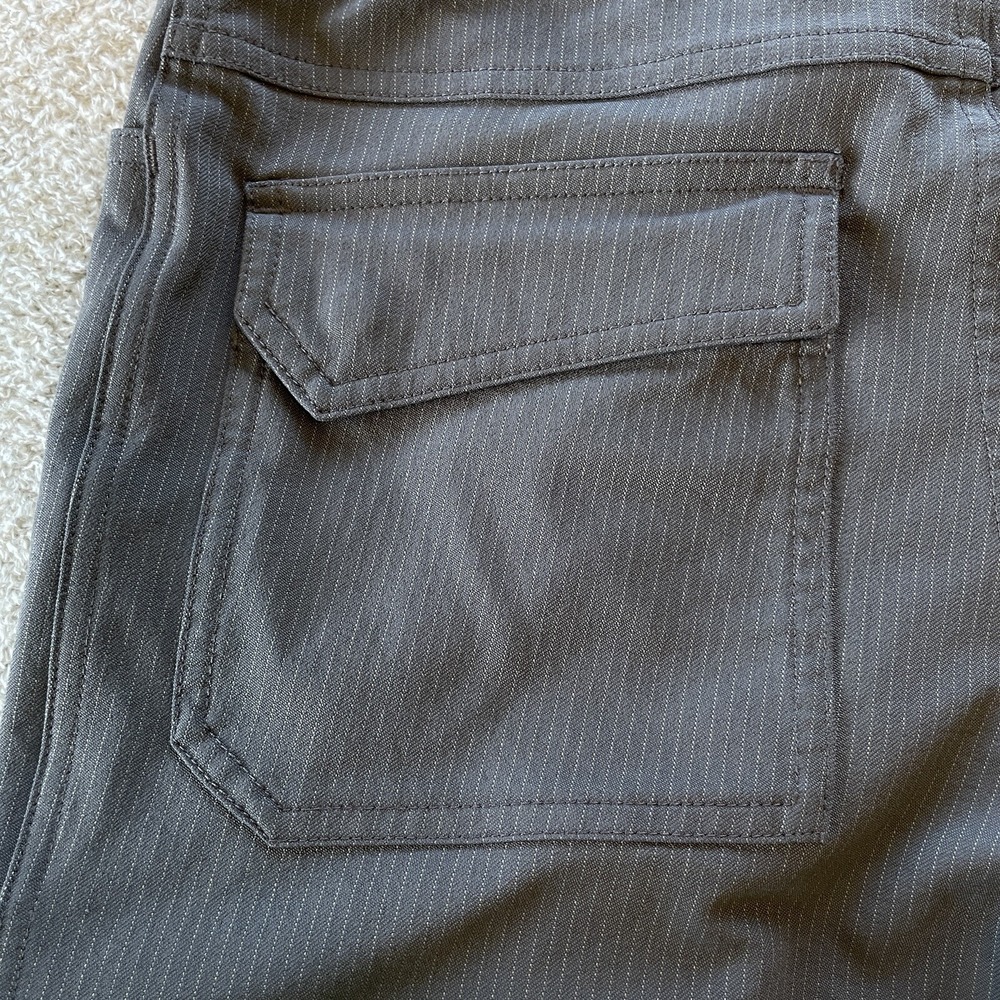 Lululemon Cadence Commute Shorts Mens 30 10" Inseam Gray Pinstripe Cargo Casual - Picture 9 of 15